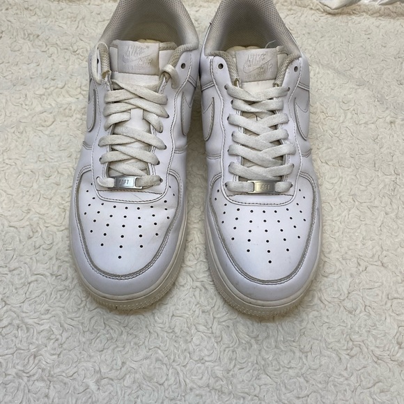 Nike Air Force 1 Triple White fashion shoes CW2288-111 Men’s Size 9.5 - Picture 3 of 13